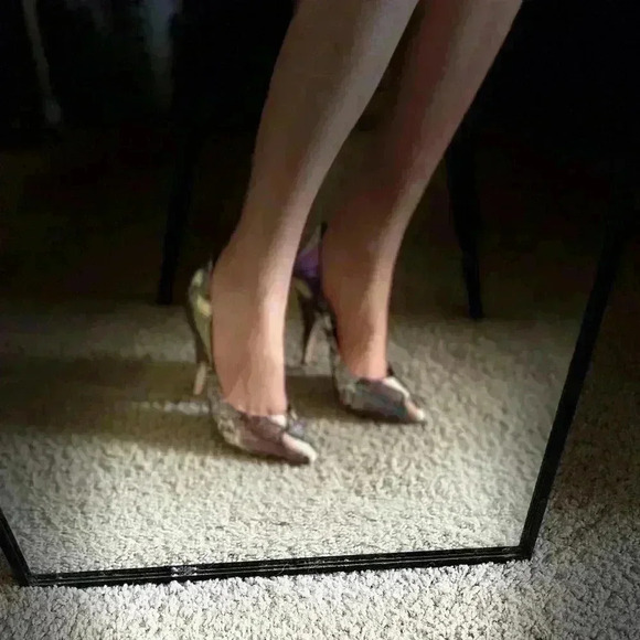 BCBGeneration Cielo Multi Iris Snake Pump - Picture 12 of 14